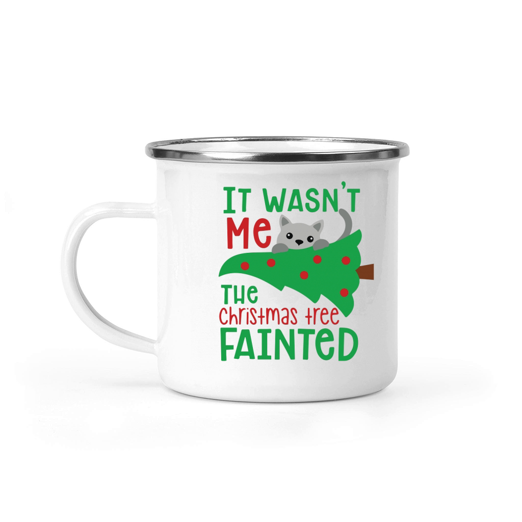 It wasnt me the cheistmas tree fainted Camping Mug