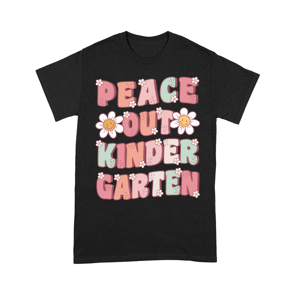 Peace Out Kindergarten Groovy Last Day Comfort T-shirt