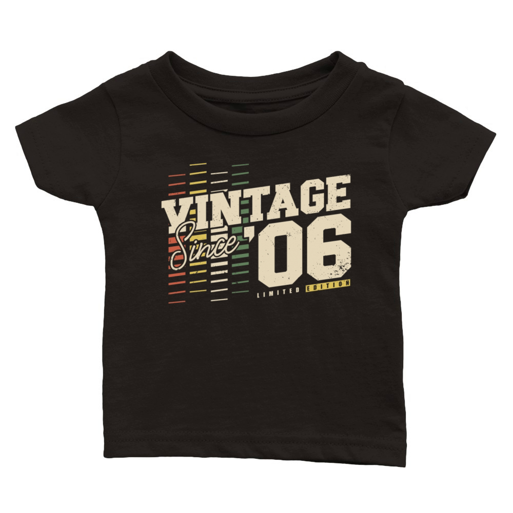 Born in 2006 Vintage Retro Birthday Gift Classic Baby Crewneck T-shirt