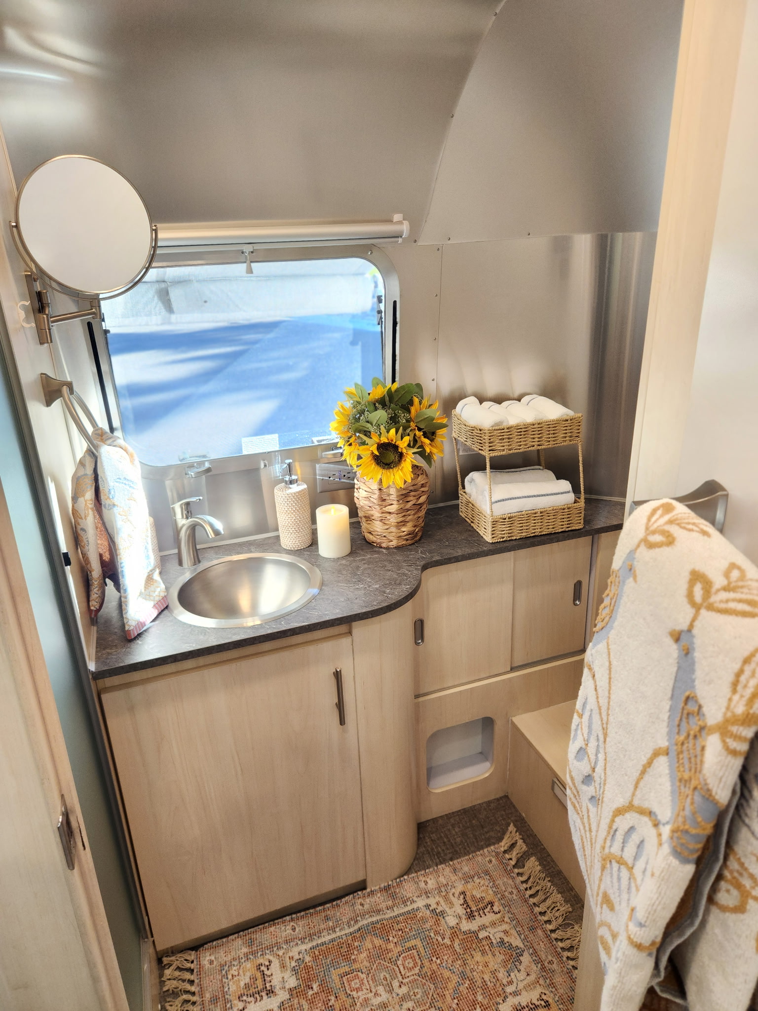 Flying Cloud vanity