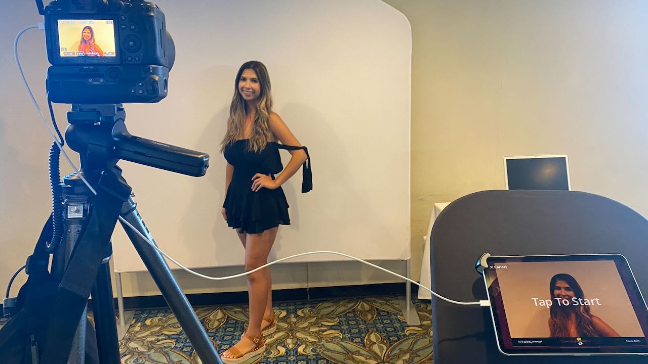 Black dress solo behind scenes