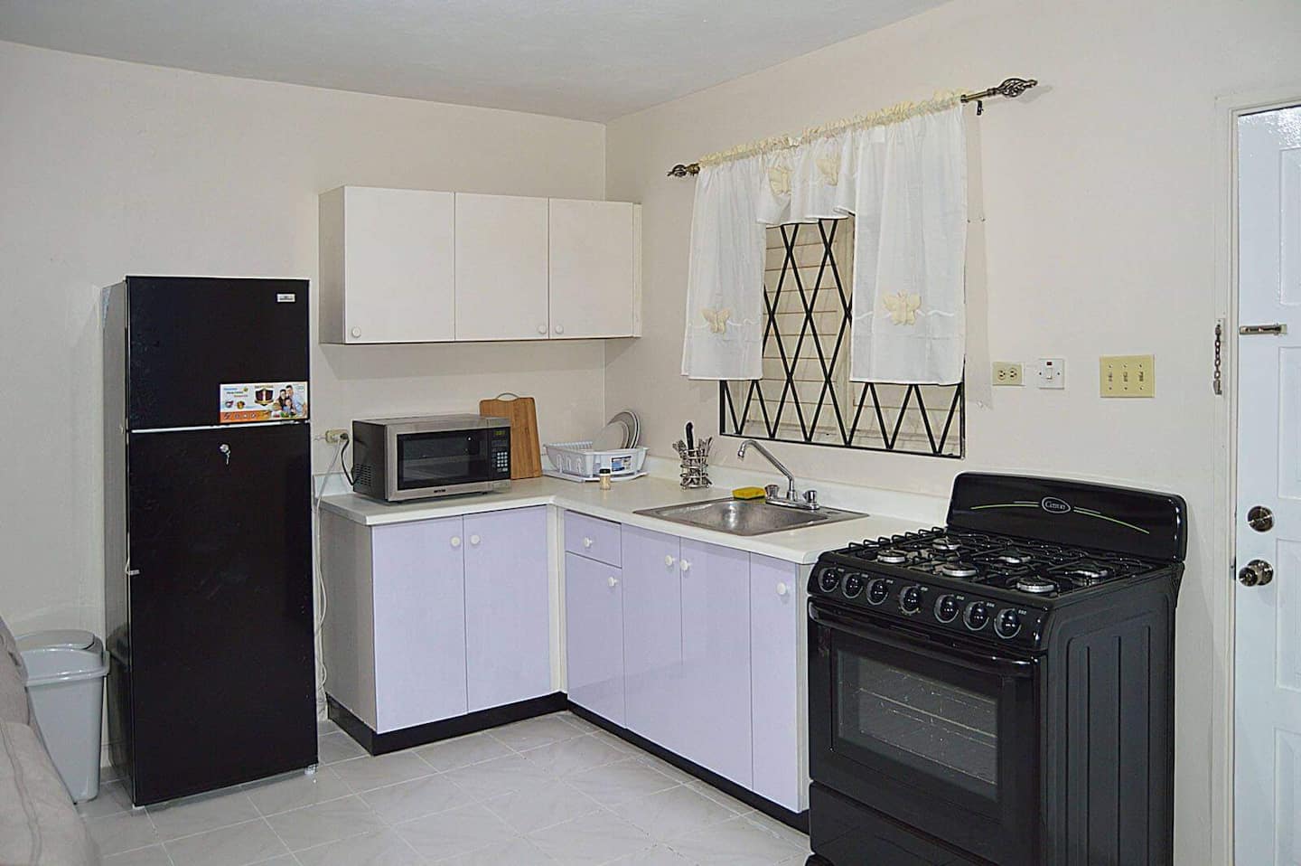 Monthly King Suite Stay With Kitchen, AC & Balcony photo 4