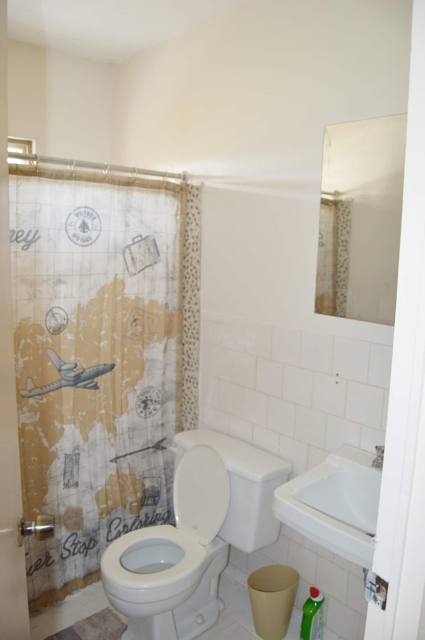 Monthly King Suite Stay With Kitchen, AC & Balcony photo 8