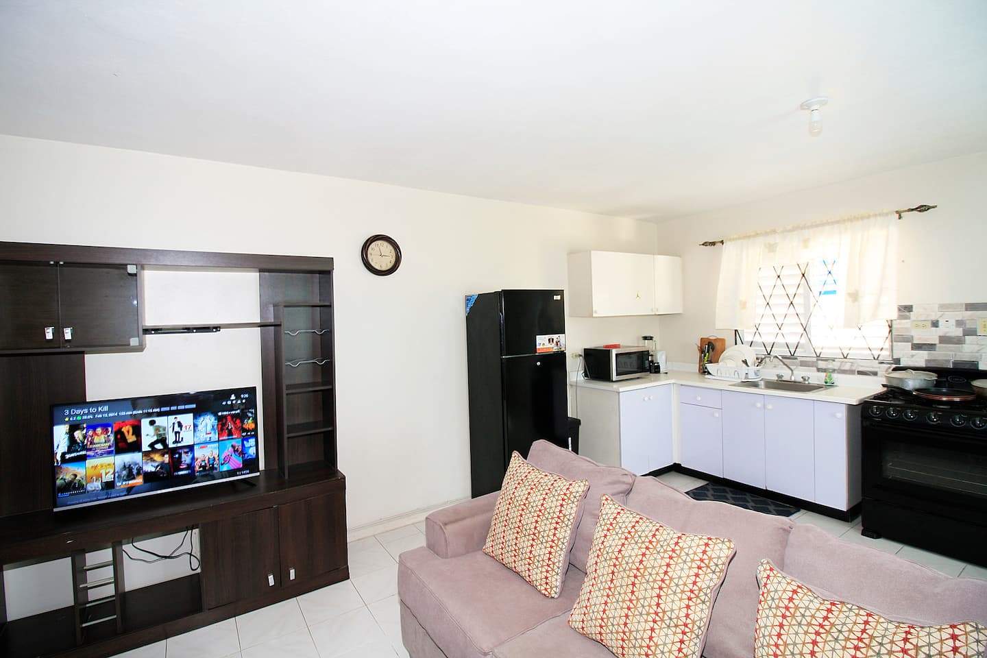 Monthly King Suite Stay With Kitchen, AC & Balcony photo 5