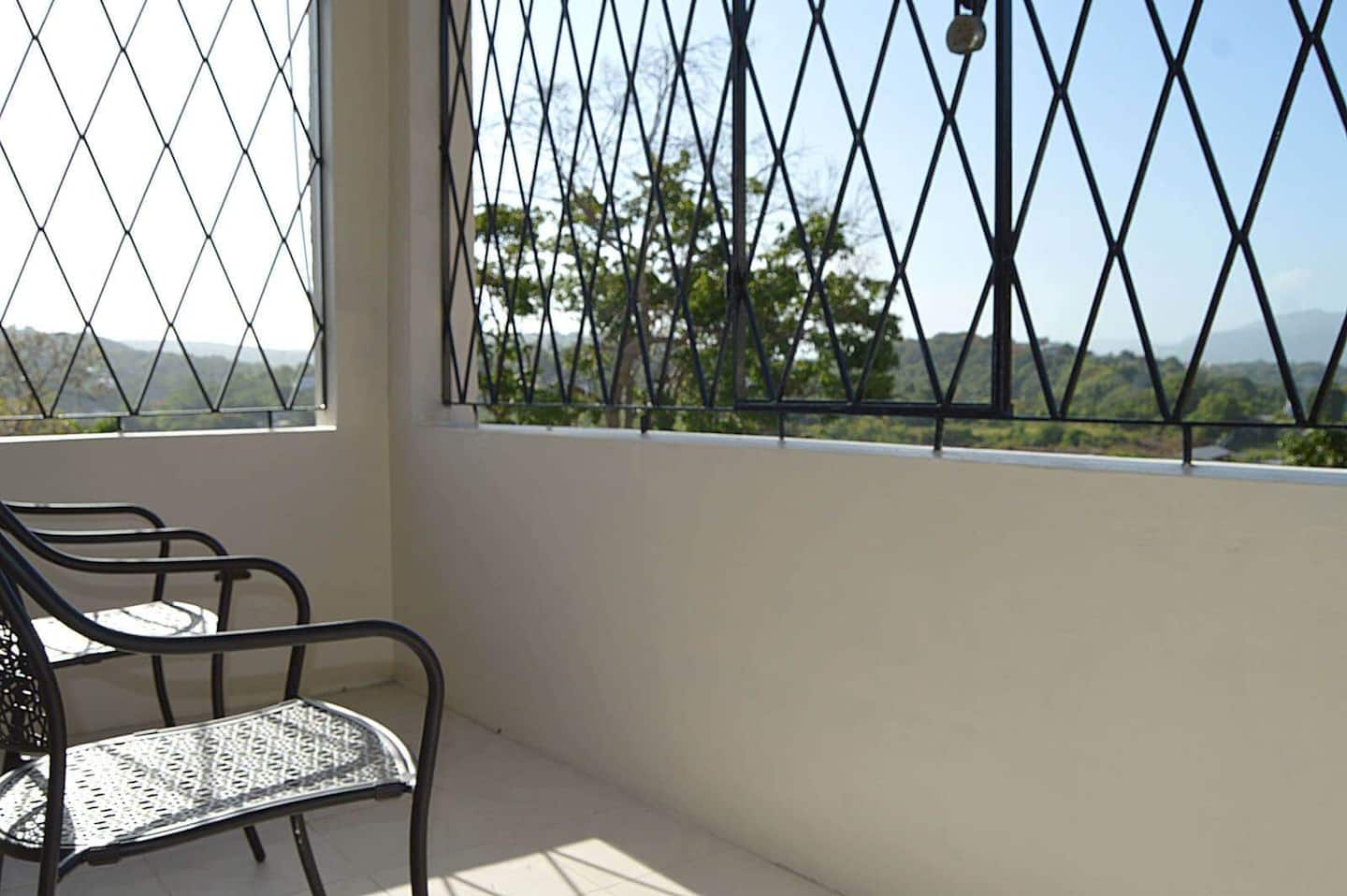Monthly King Suite Stay With Kitchen, AC & Balcony photo 10