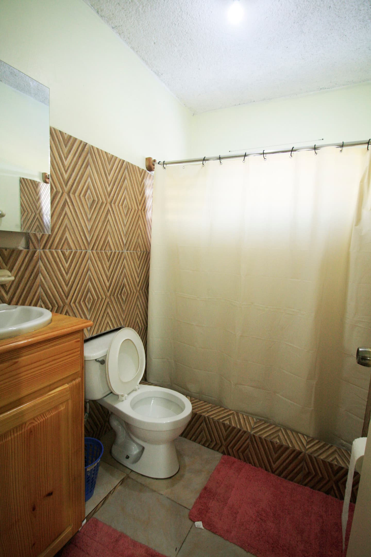 King & Full 2Bdr with Fridge Stove, 2 TVS & AC photo 6