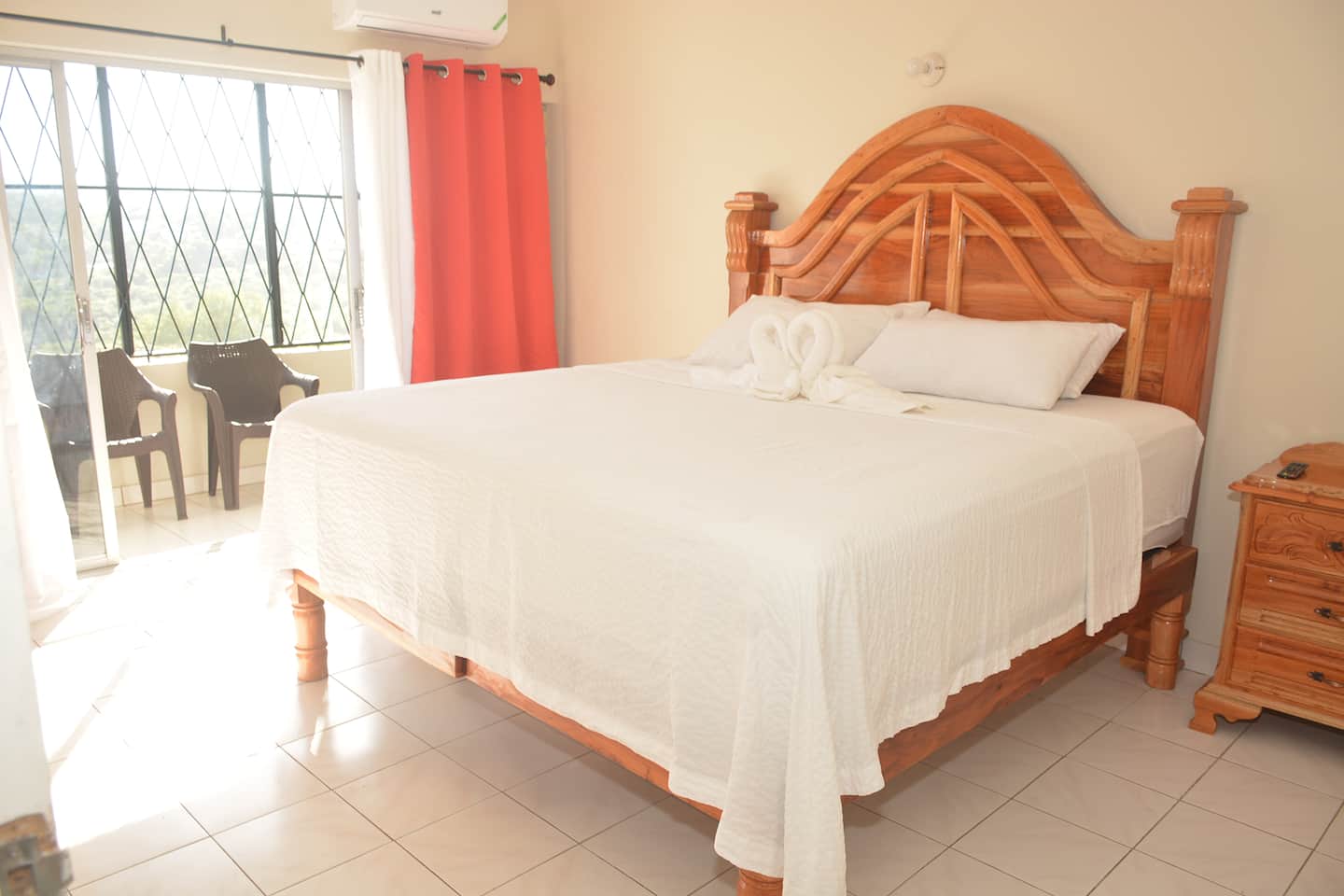 King & Queen 2br With Kitchen Fridge, 2 AC & H/Wtr