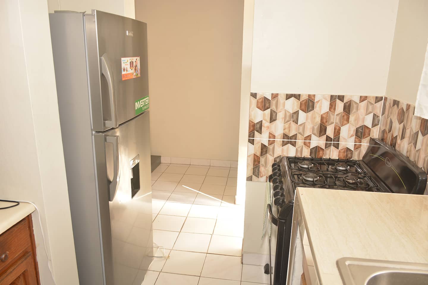 3 Apts. 6 Rooms with AC, Hot Water & 3 Kitchens photo 9