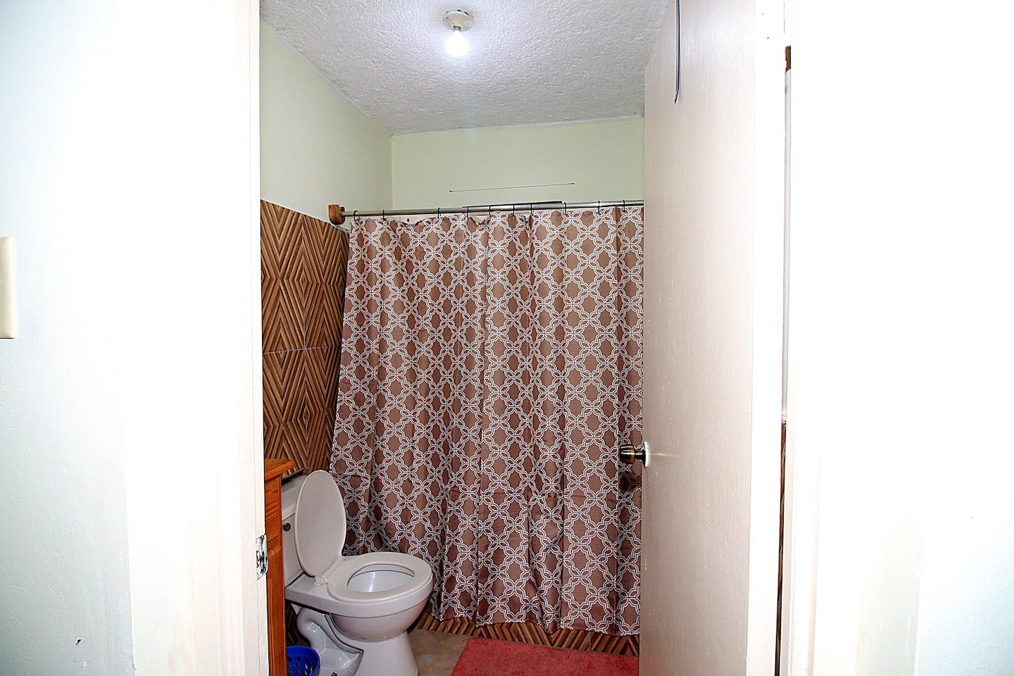 1bdr With Kitchen AC, Hot Water