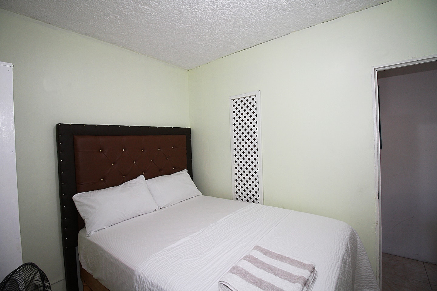 1bdr With Kitchen AC, Hot Water photo 10