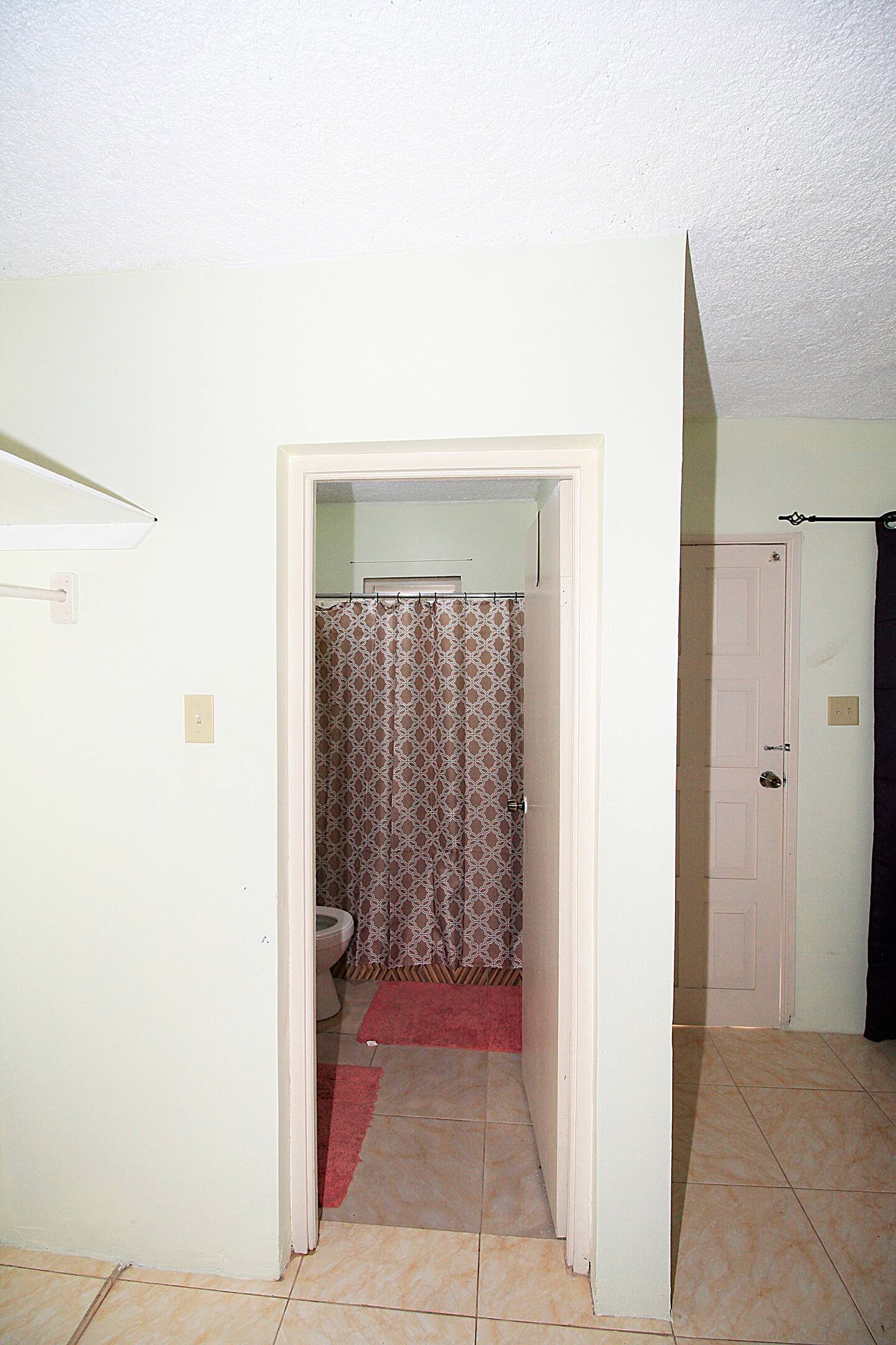1bdr With Kitchen AC, Hot Water photo 2