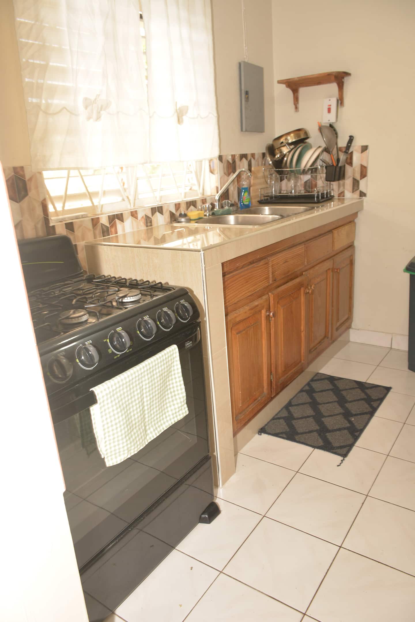 King & Queen 2br With Kitchen Fridge, 2 AC & H/Wtr photo 2
