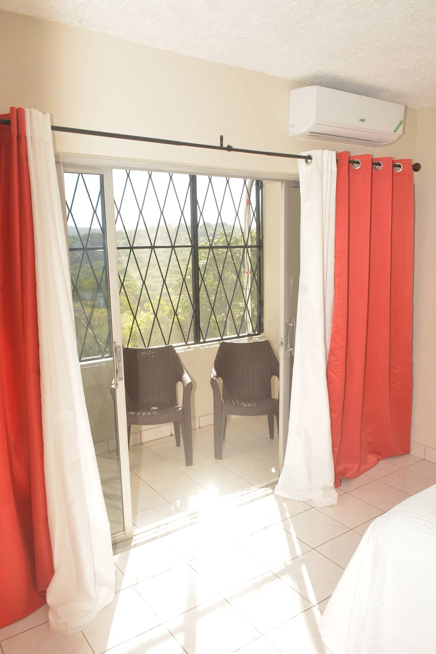 King & Queen 2br With Kitchen Fridge, 2 AC & H/Wtr photo 8