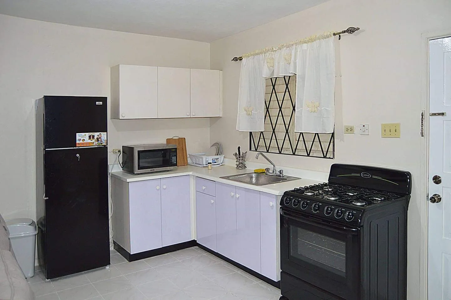 Monthly King Suite Stay With Kitchen, AC & Balcony photo 4
