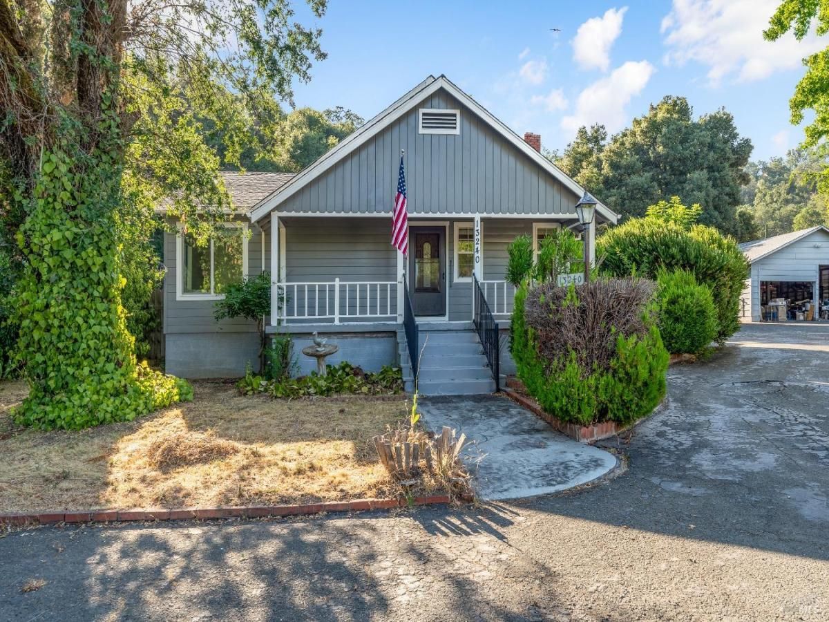 MLS #323905202 img 0