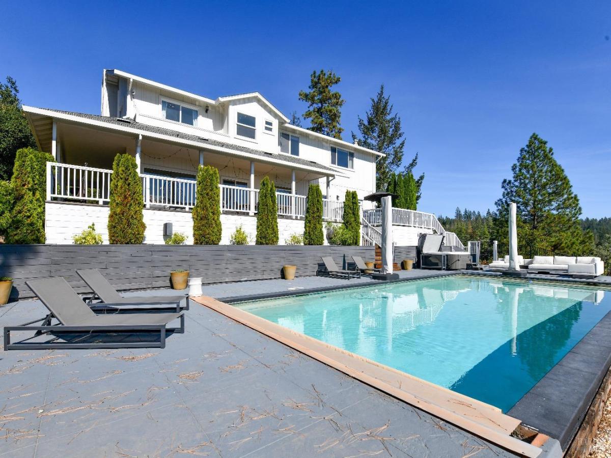 MLS #323921740 img 0