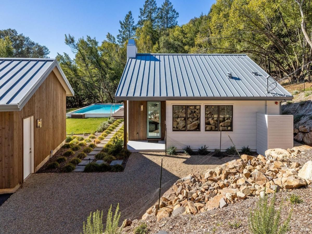 MLS #325006451 img 0