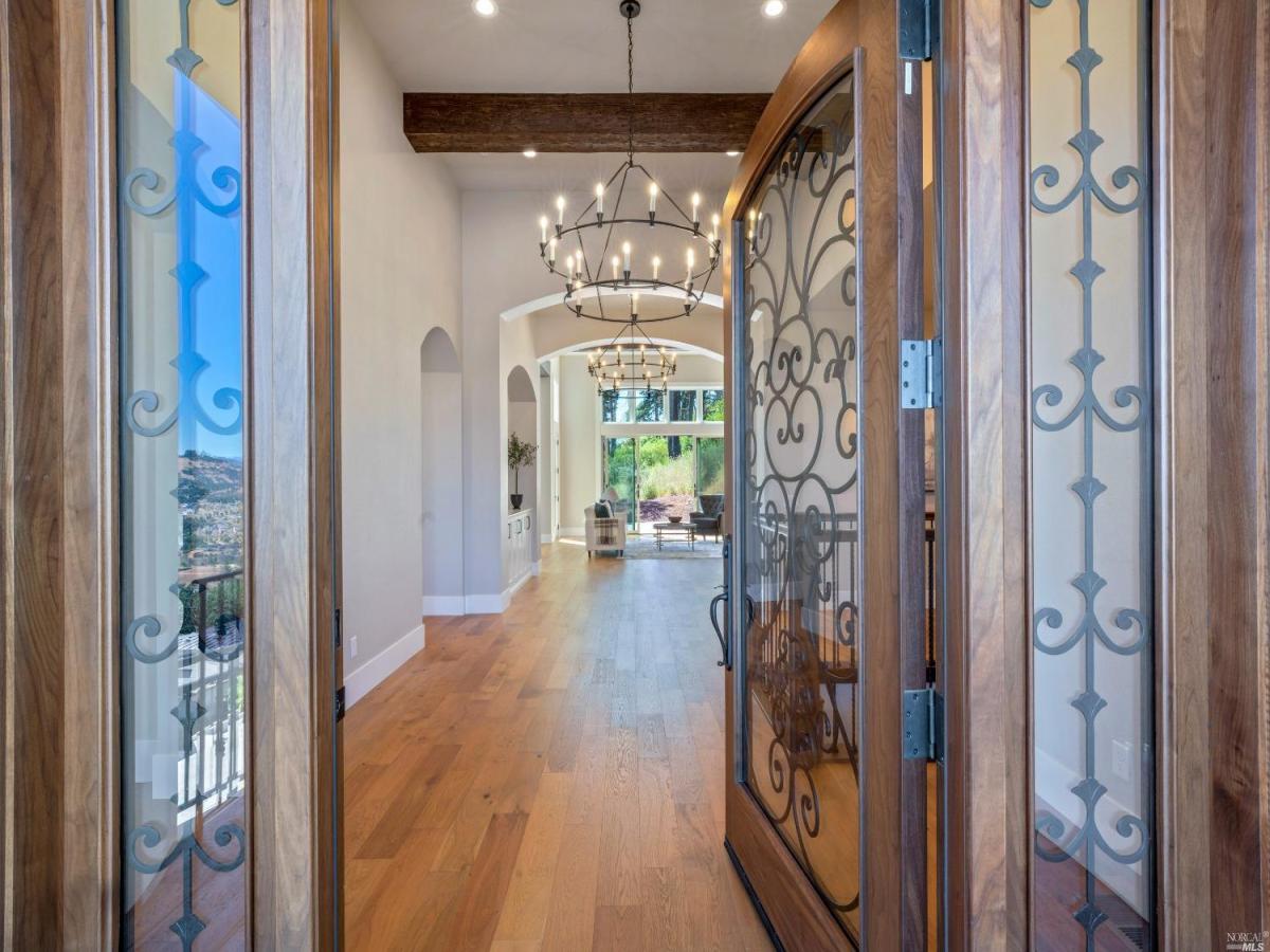 MLS #325010225 img 0