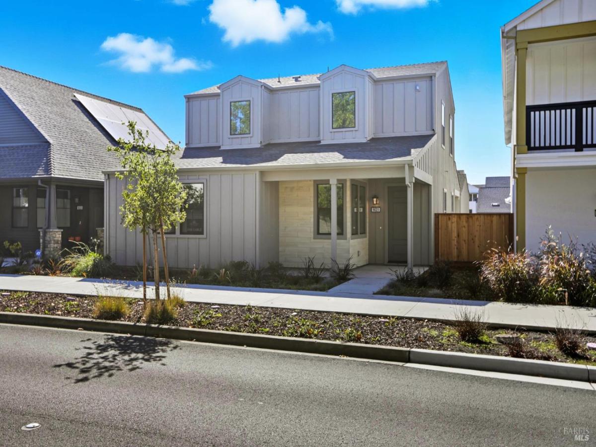 MLS #325010629 img 0