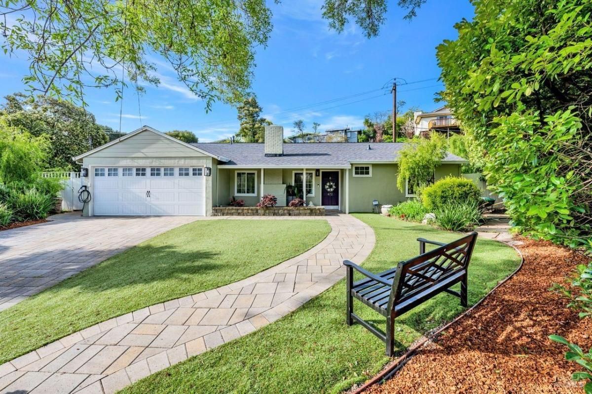 MLS #325011016 img 0