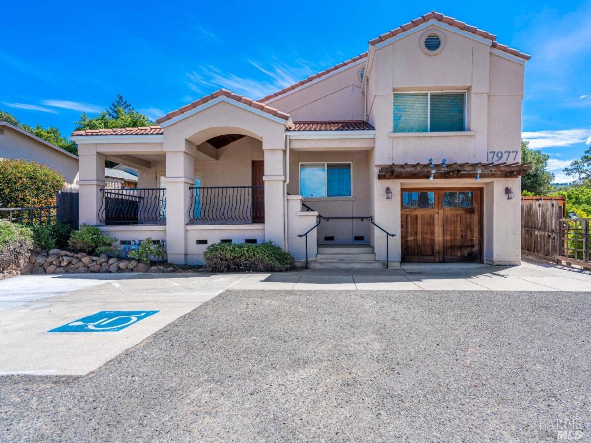 MLS #325012127 img 0