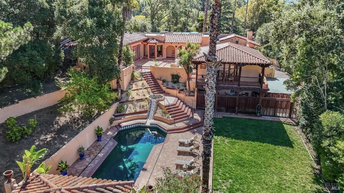 MLS #325012192 img 0