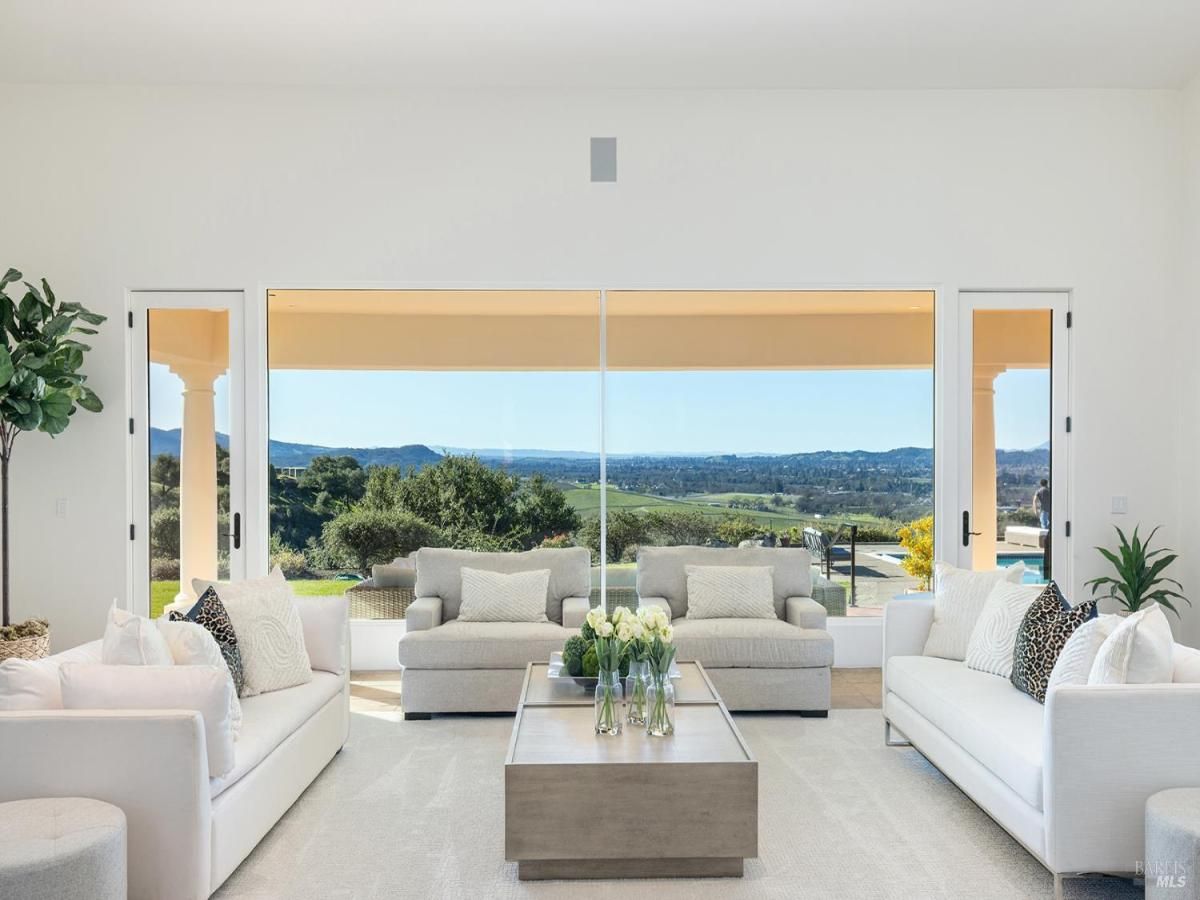 MLS #325016002 img 0