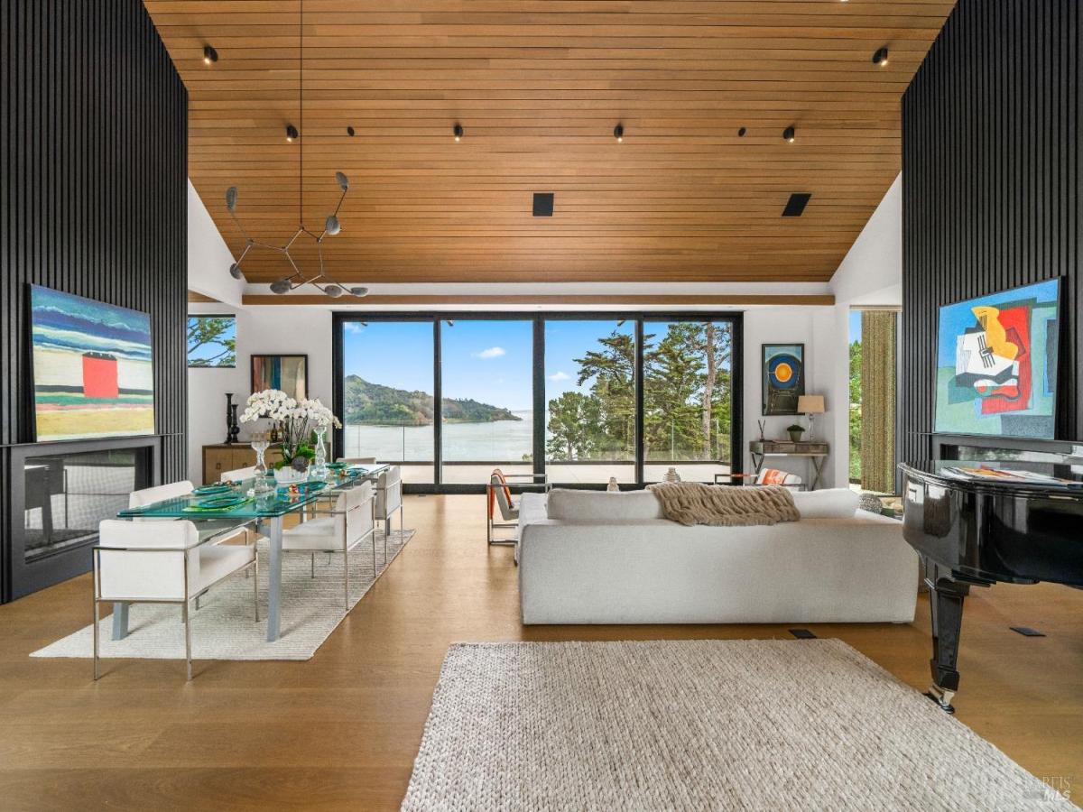 MLS #325021599 img 0