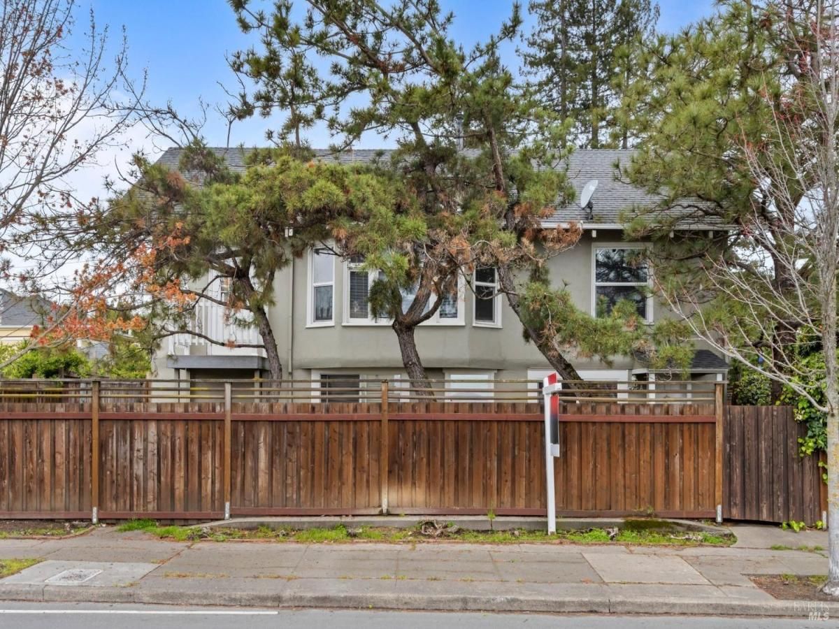 MLS #325022097 img 0