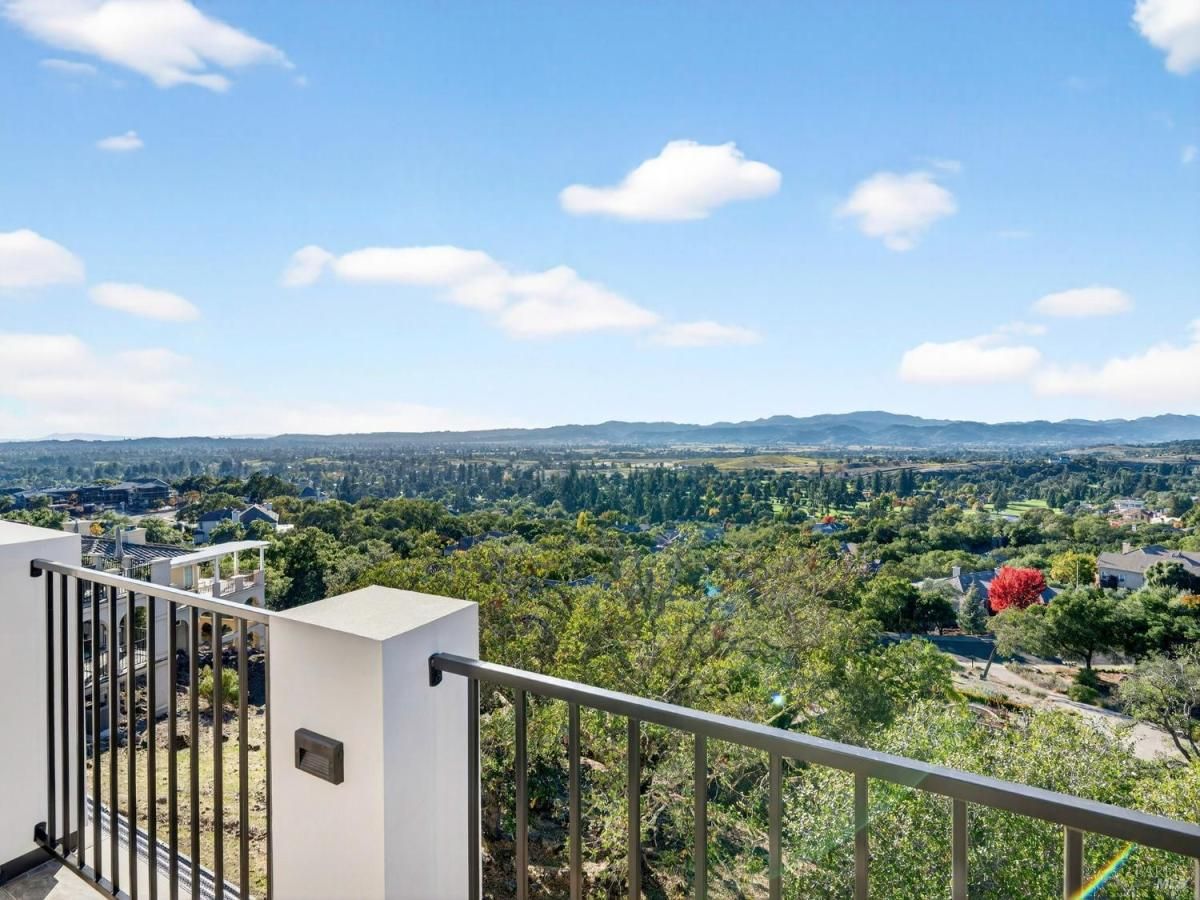 MLS #325022345 img 0