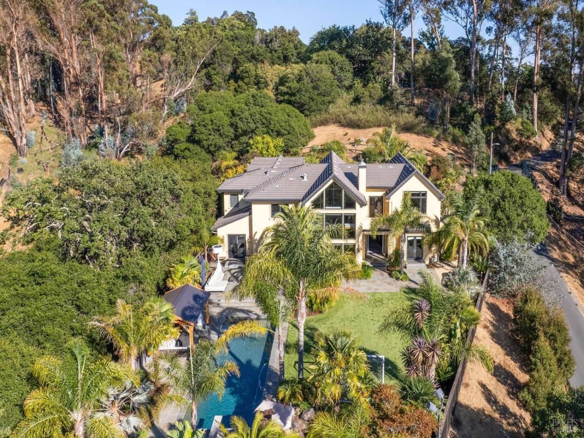 MLS #325023042 img 0