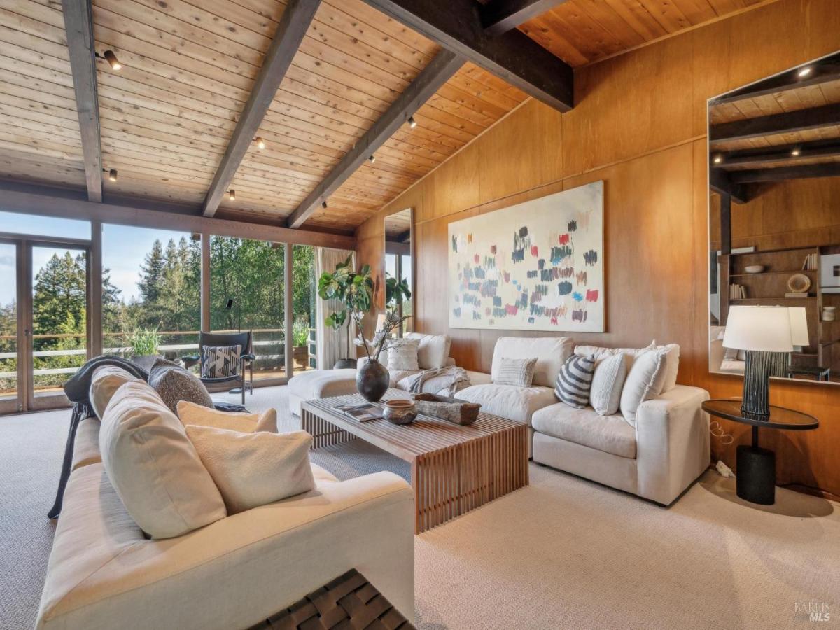 MLS #325024086 img 0