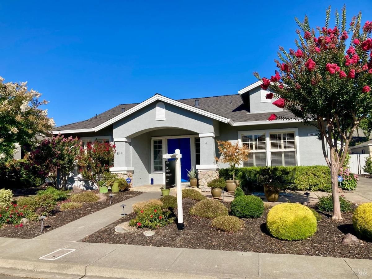 MLS #325025586 img 0