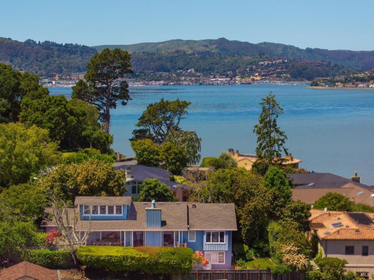 MLS #325025820 img 0