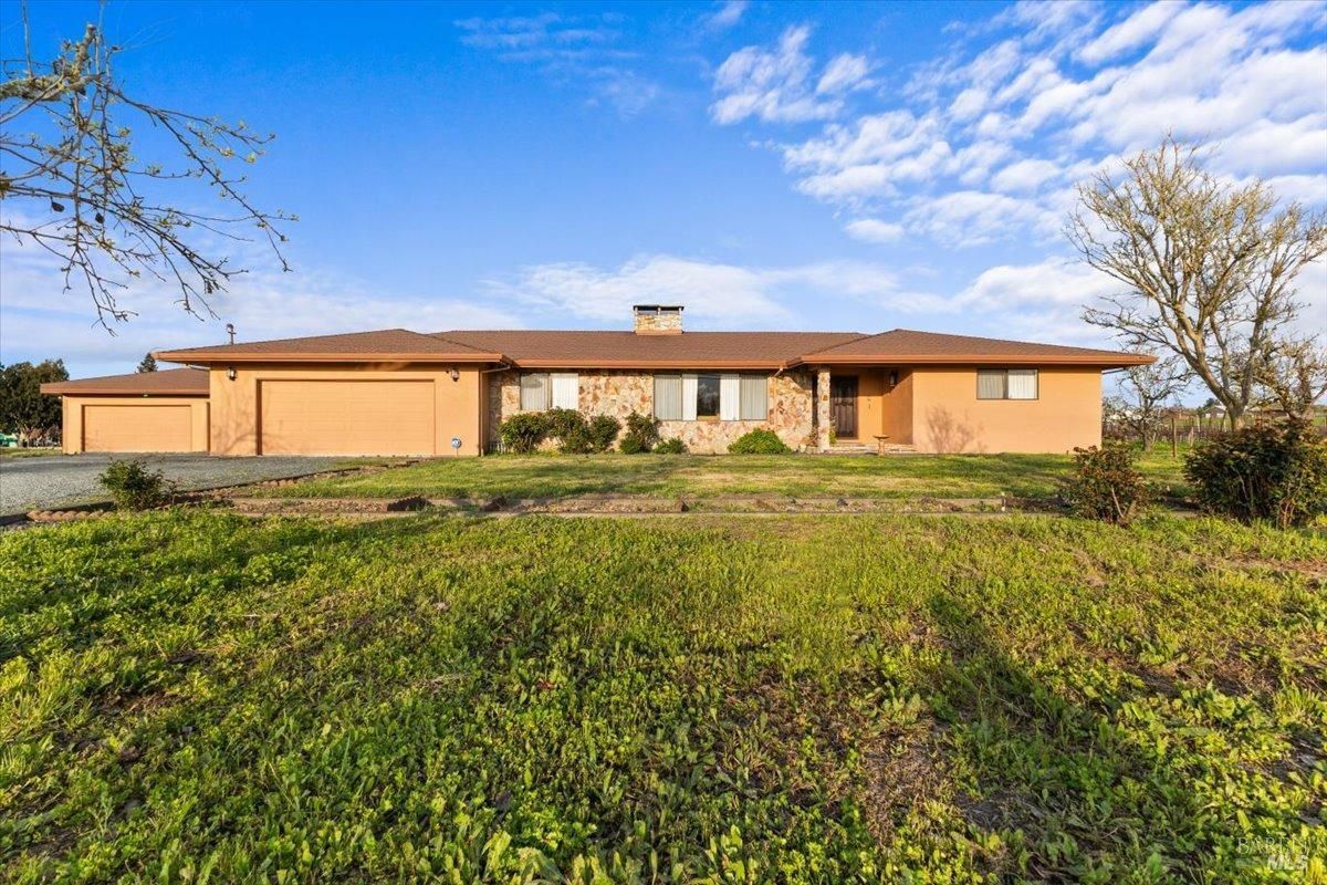 MLS #325026440 img 0