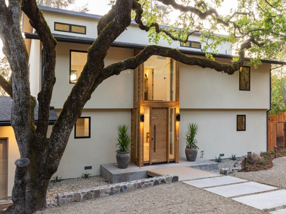 MLS #325027697 img 0