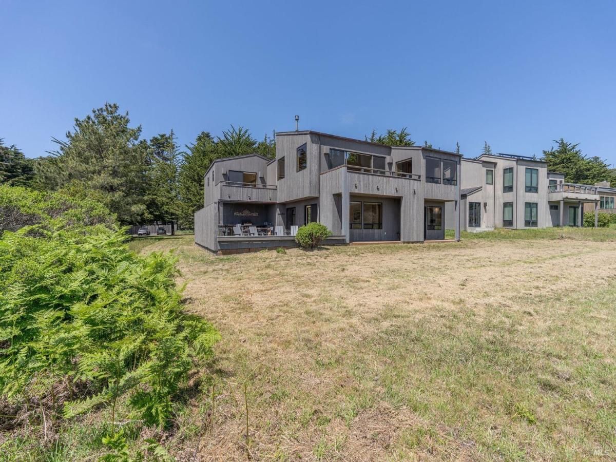 MLS #325028217 img 0