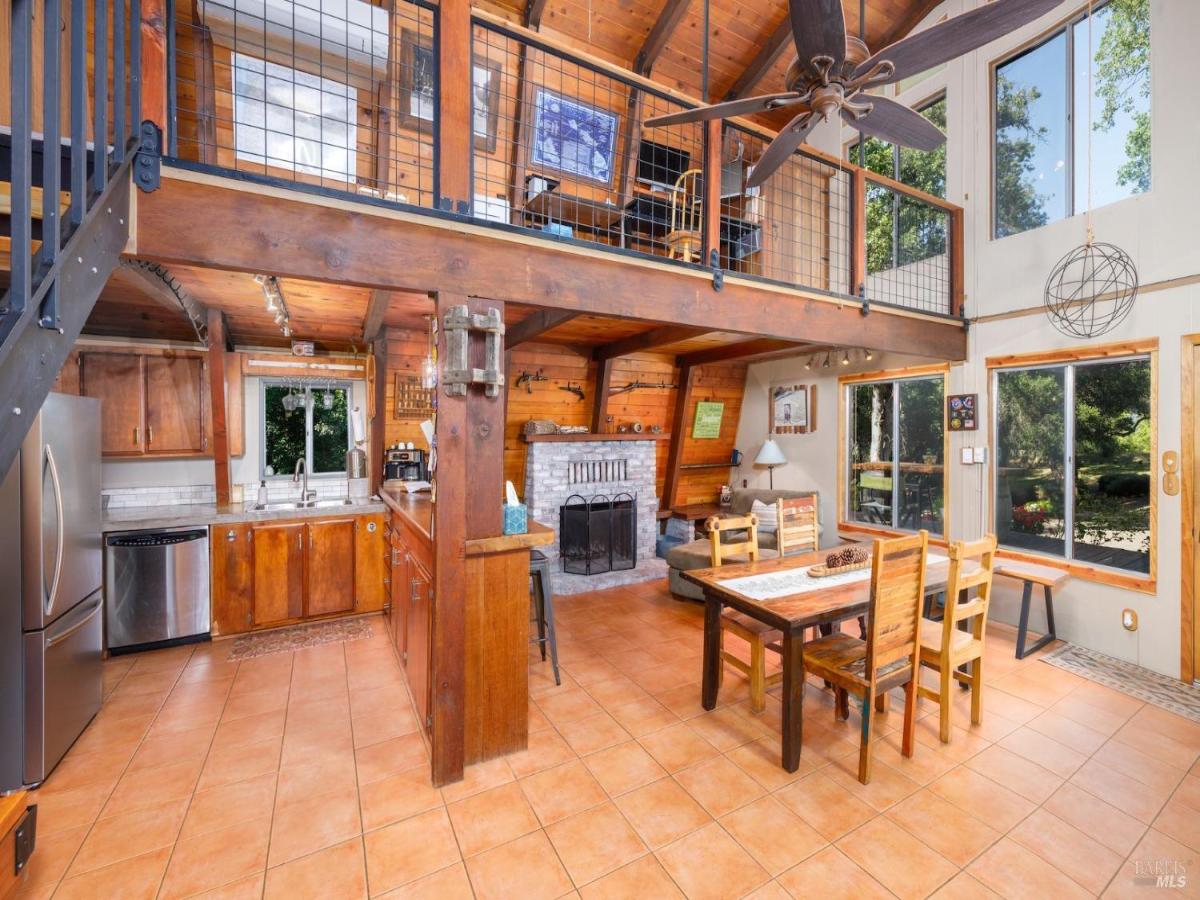 MLS #325029080 img 0