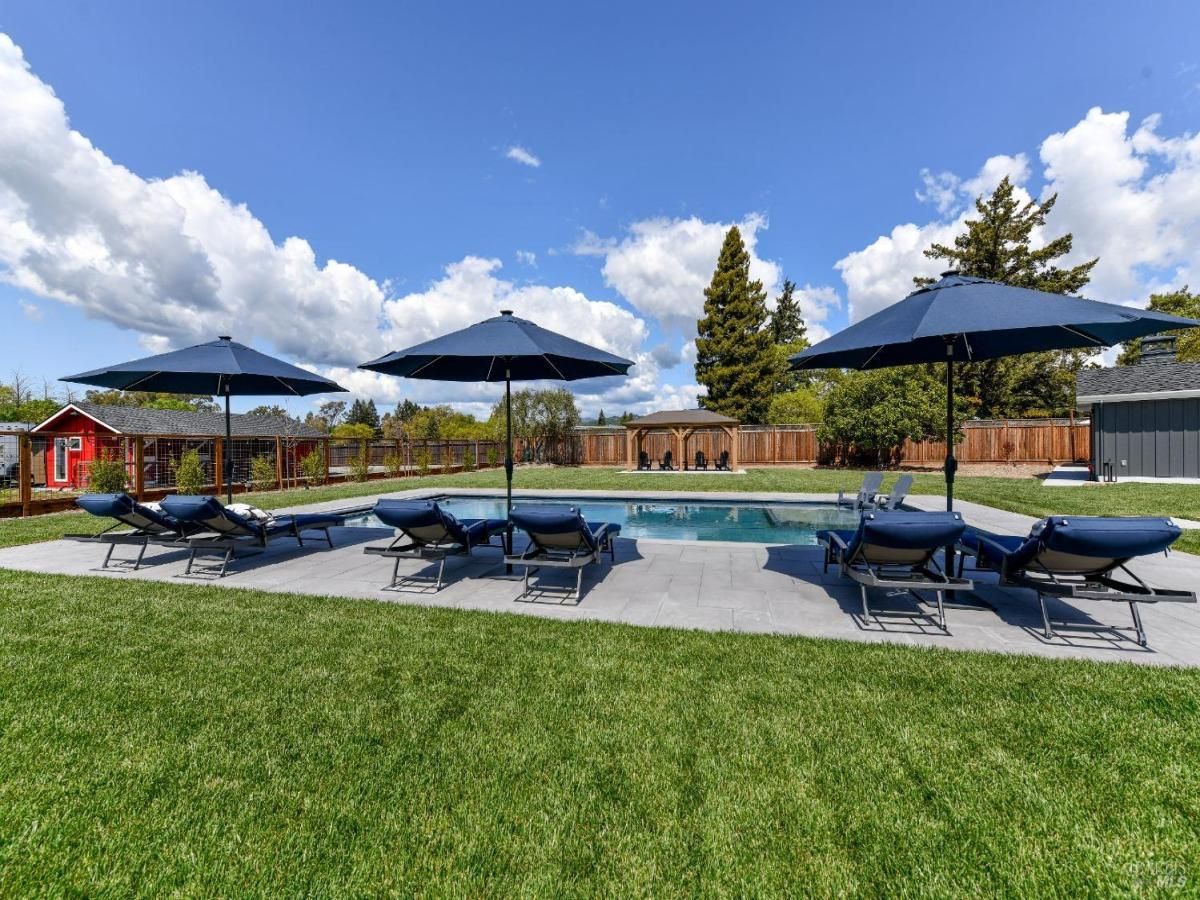 MLS #325030236 img 0