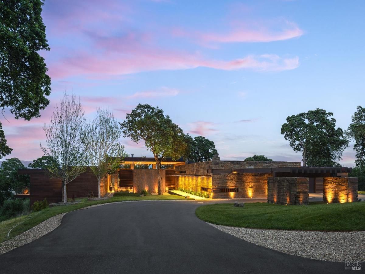 MLS #325030294 img 0