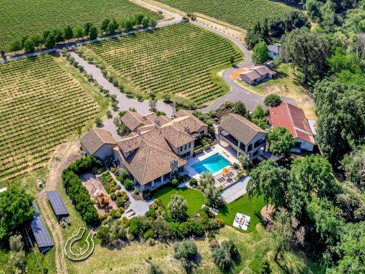 MLS #325030620 img 0