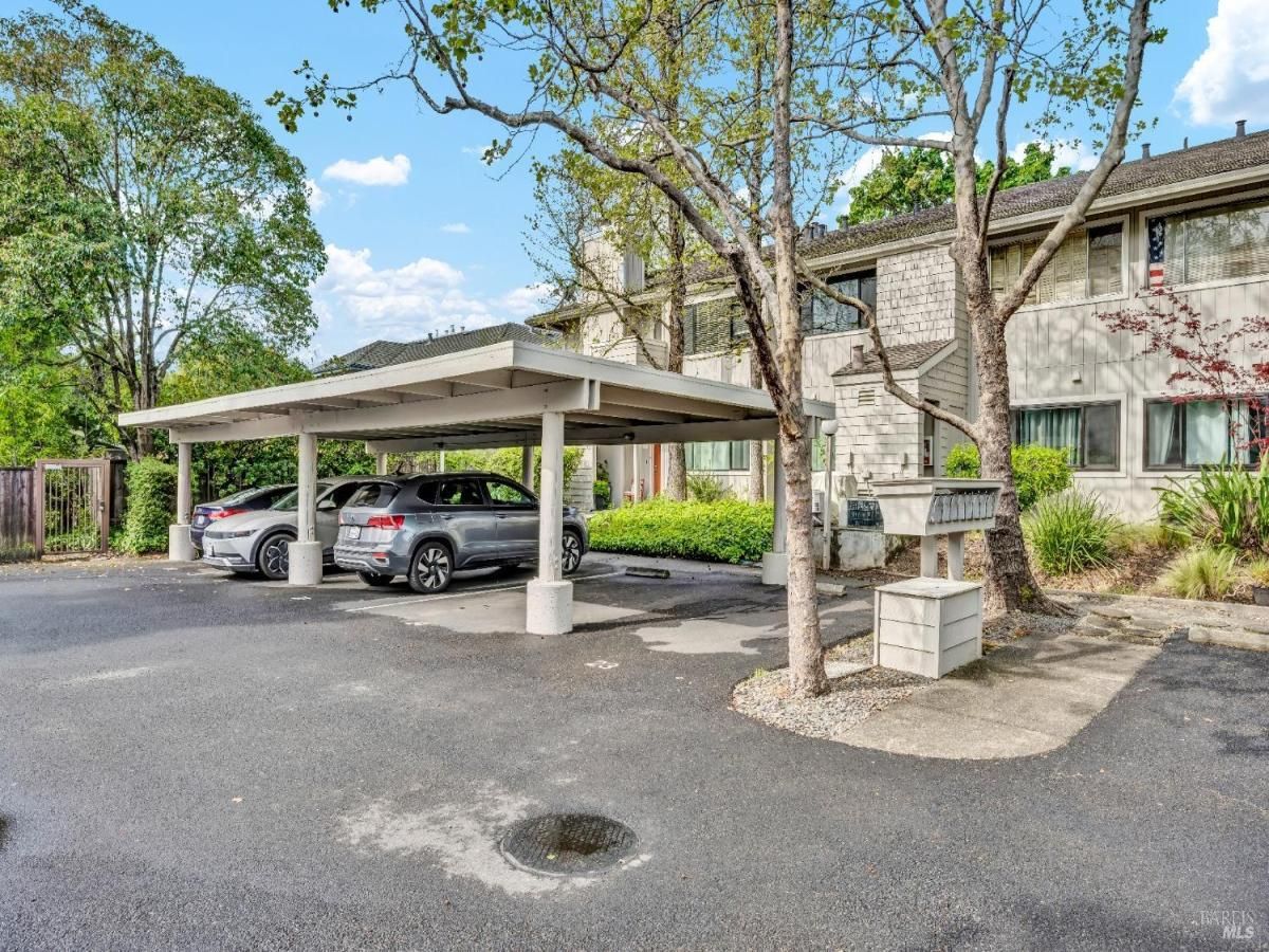 MLS #325030822 img 0