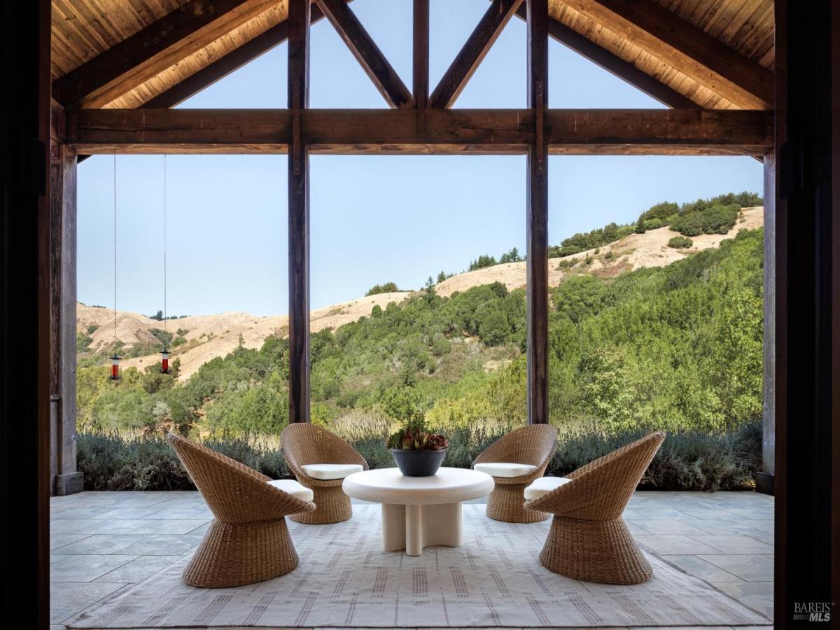 MLS #325031157 img 0