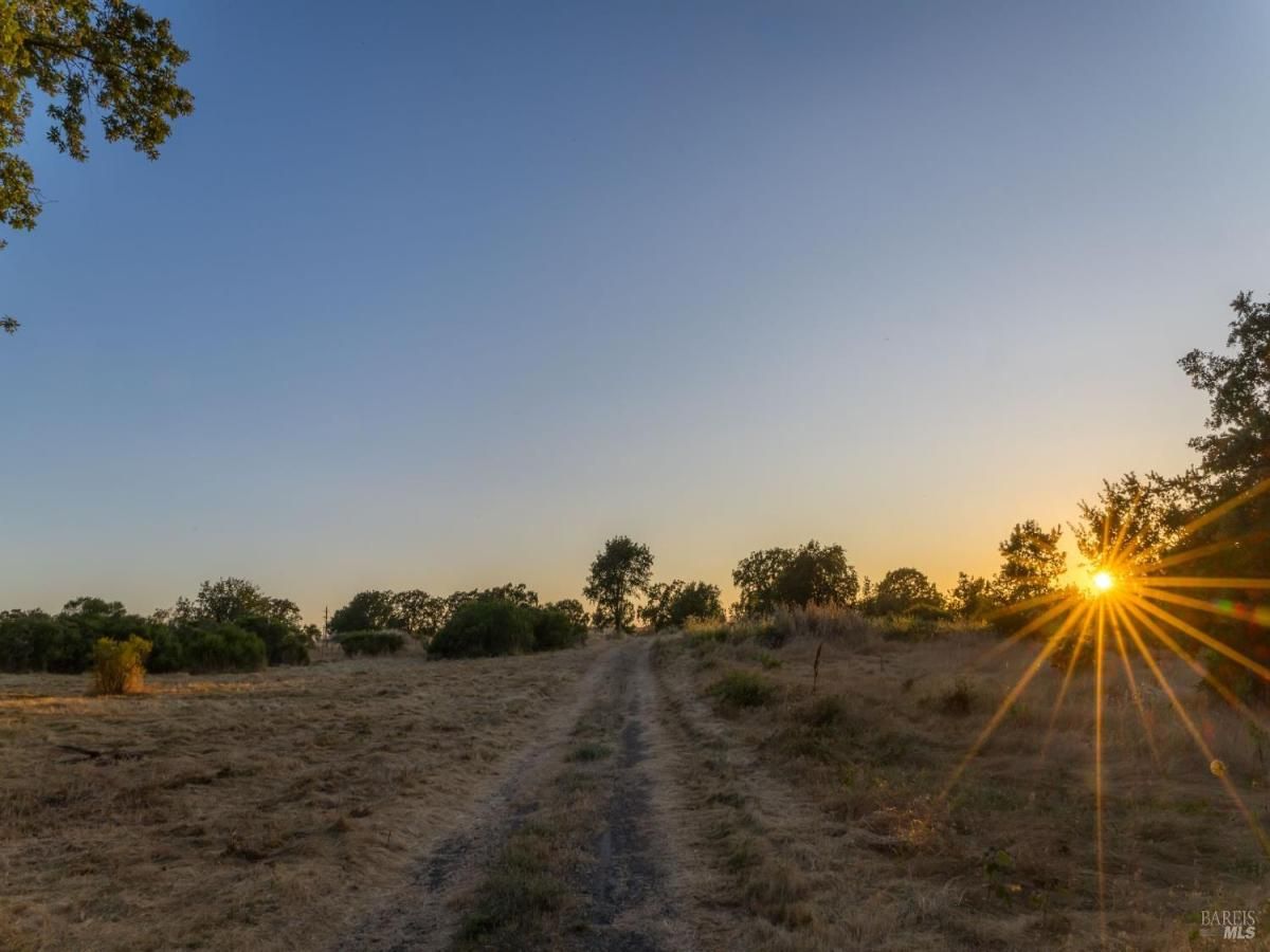 MLS #325032921 img 0