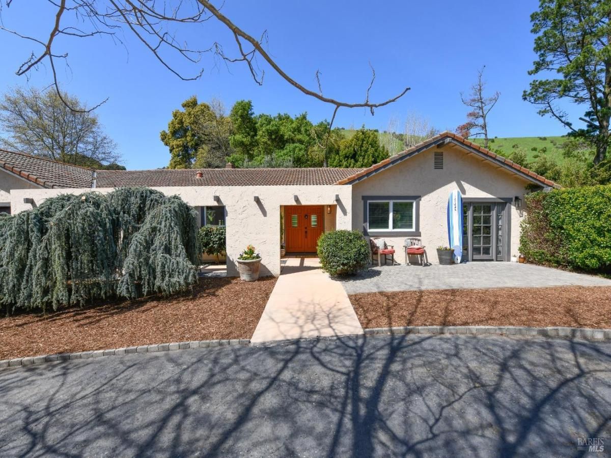 MLS #325033016 img 0