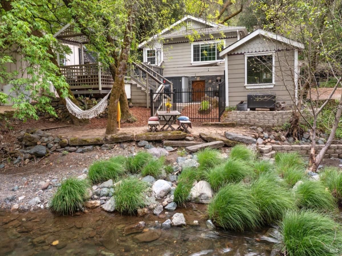 MLS #325034276 img 0