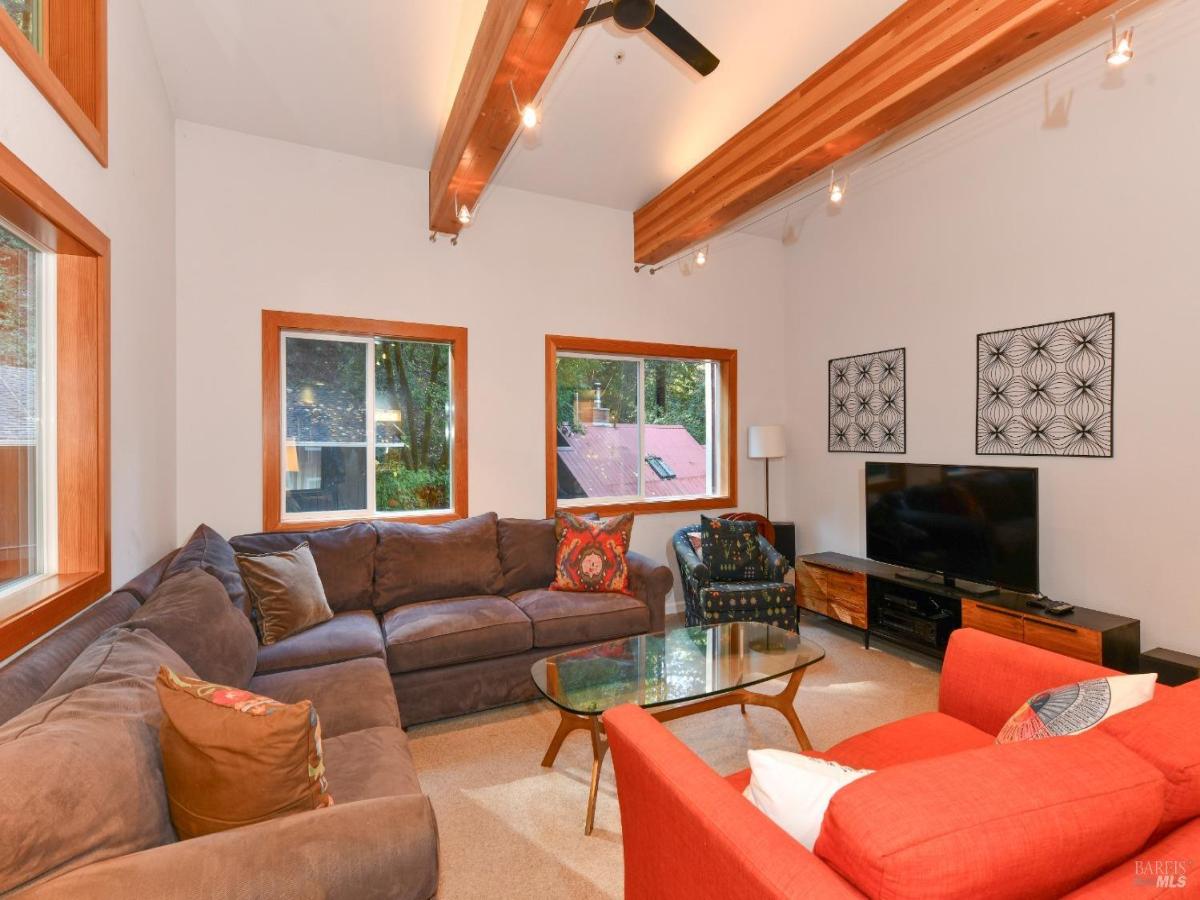 MLS #325034407 img 0