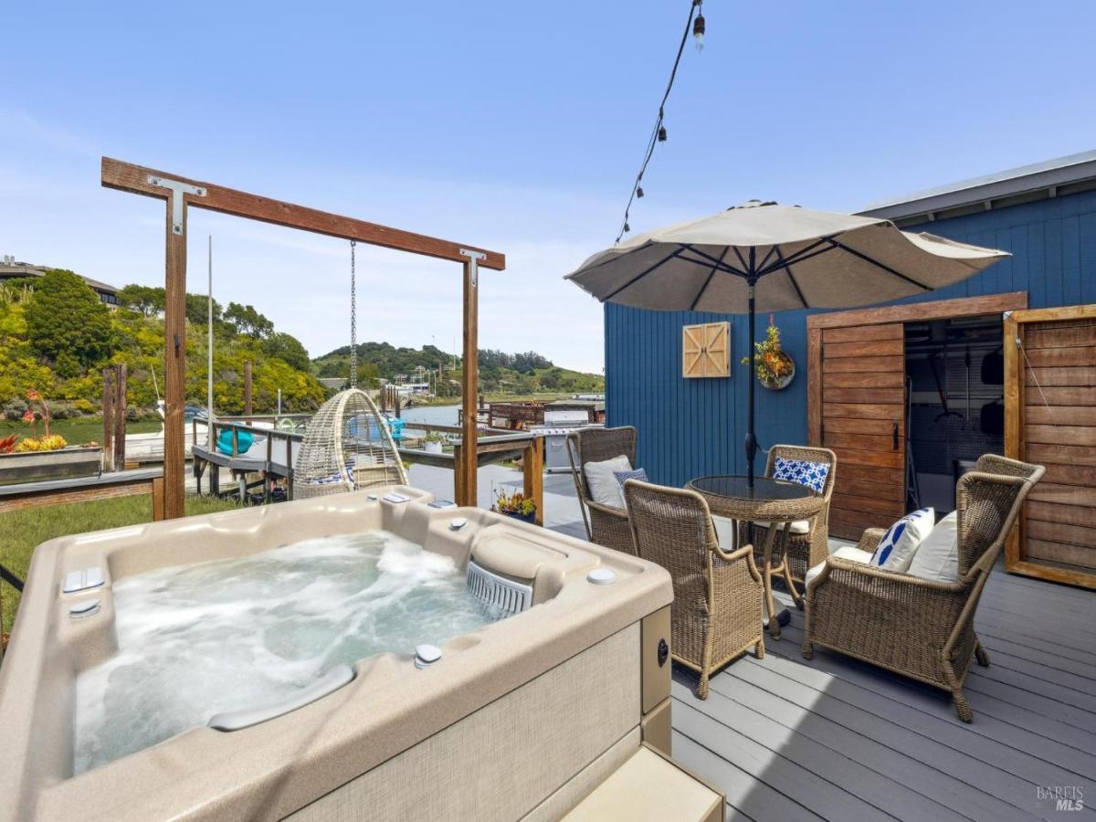 MLS #325035189 img 0