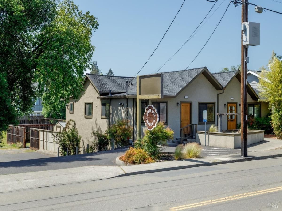 MLS #325035371 img 0