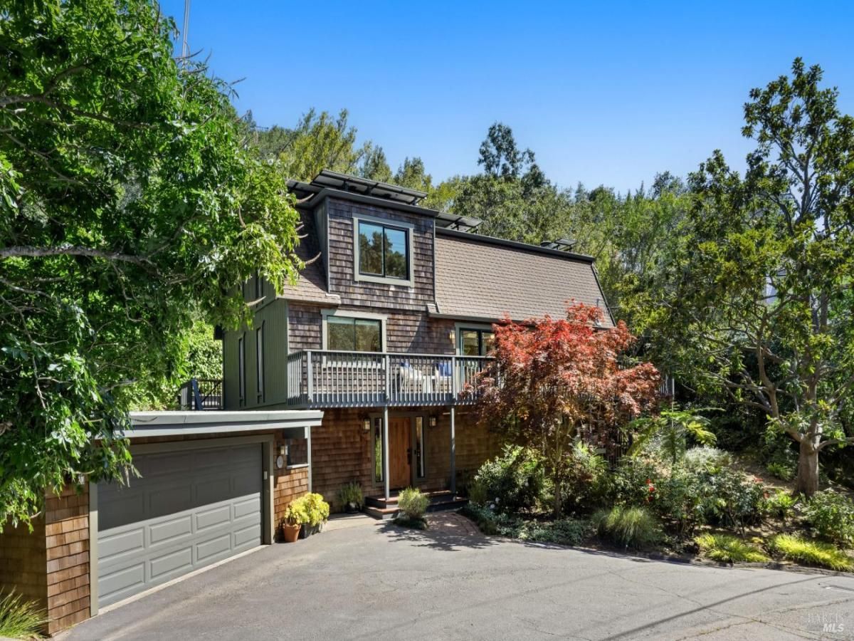 MLS #325035525 img 0